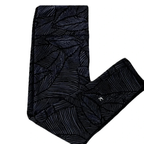GLYDER/ Black & grey leaf patterned/Capri leggings/Size US M/L approximately - Picture 1 of 6